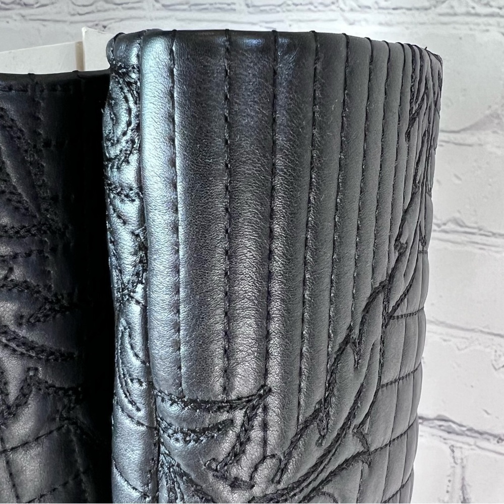 Versace Sexy Knee High Black Leather Quilted Stiletto Platform Heel Boots 35.5 - Picture 4 of 16
